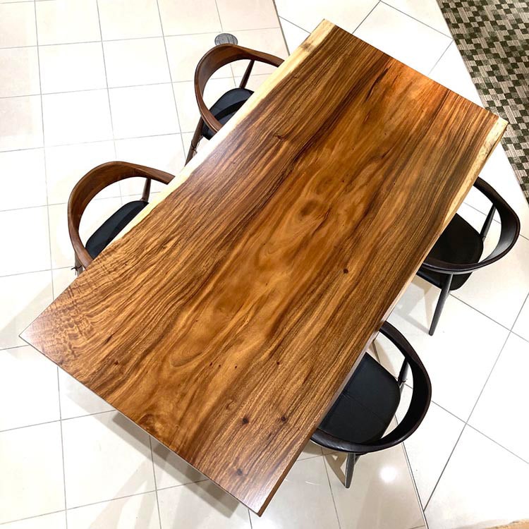 梅田店　モンキーポッド　幅220×奥行110-111×厚み5.1cm